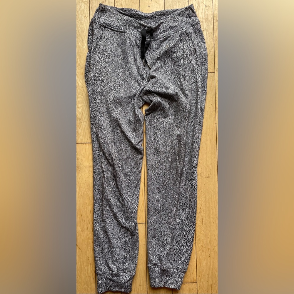 Lululemon heathered black and grey joggers